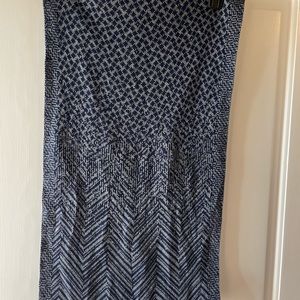 NWOT Wool Infinity Scarf with Blue and Gray Geometric Pattern